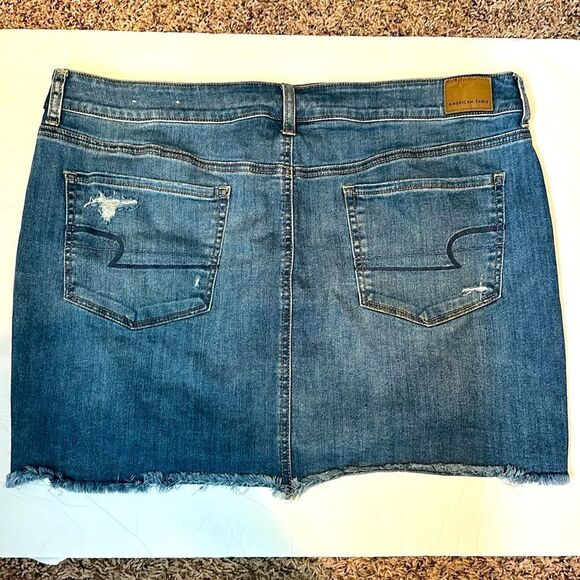 American Eagle Distressed Denim Mini Skirt Size 20 - Picture 8 of 9